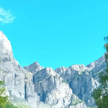 Perfekt Gelegene, Wunder Schoene, Geraeumige 3,5 Zimmerwohnung Mit 2 Sonnenverwoehnten Balkonen Und Fantastischer Aussicht Leukerbad