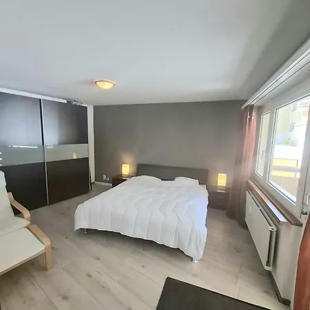 Perfekt Gelegene, Wunder Schoene, Geraeumige 3,5 Zimmerwohnung Mit 2 Sonnenverwoehnten Balkonen Und Fantastischer Aussicht *