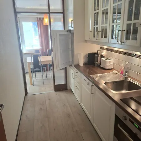 Perfekt Gelegene, Wunder Schoene, Geraeumige 3,5 Zimmerwohnung Mit 2 Sonnenverwoehnten Balkonen Und Fantastischer Aussicht Apartment *